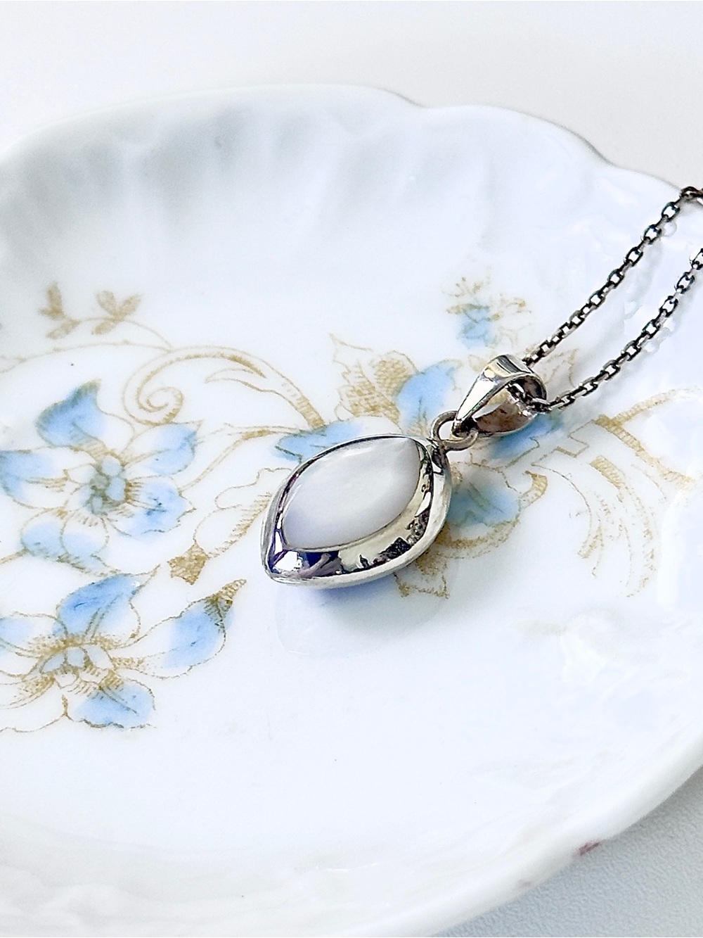 Reversible 925 Sterling Lapis Lazuli & Mother of Pearl Teardrop Pendant